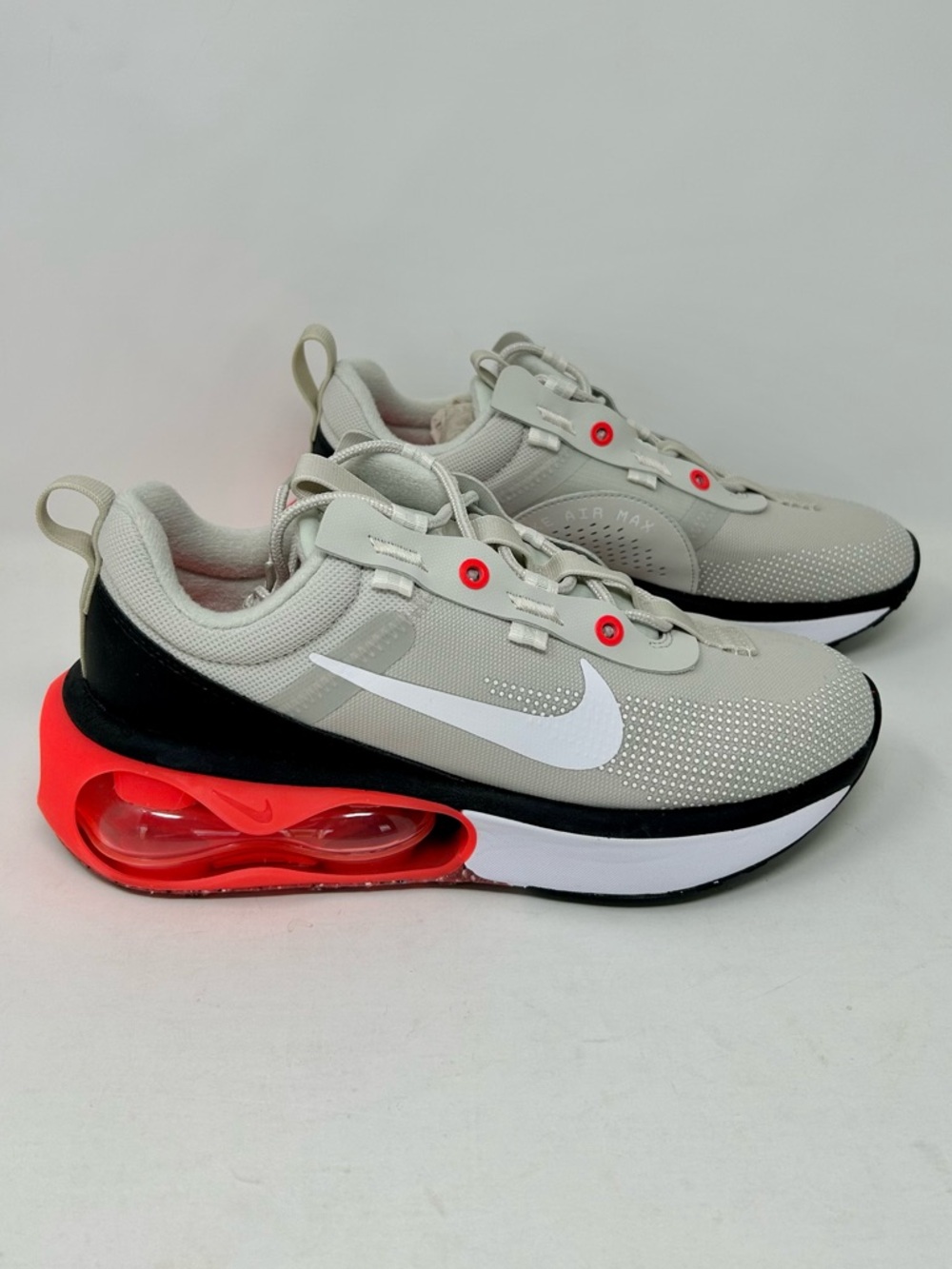 NEW Nike Air Max 270 Athletic Shoes Women's Size 8